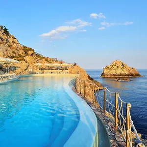 Capotaormina Hotel