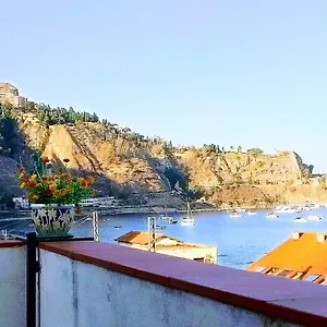 Cundari Hotel